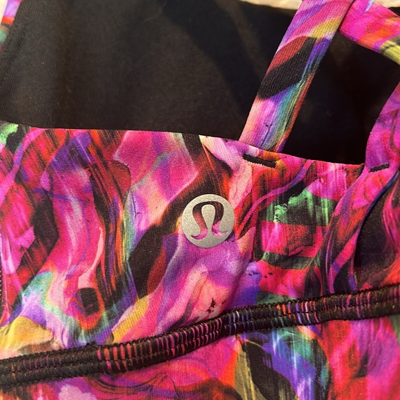Lululemon women’s multicolor sports bra size 2 - Picture 4 of 5